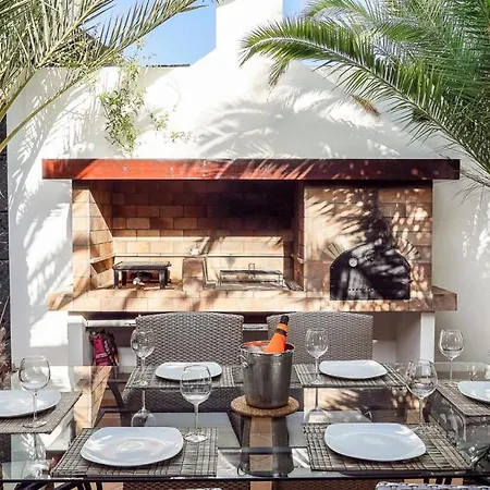 Sleeps 8 With Pool And Wifi Puerto Calero
