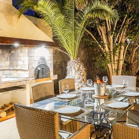 Sleeps 8 With Pool And Wifi Villa *
