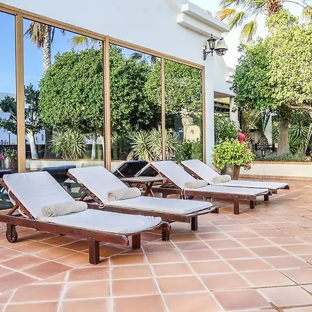 Sleeps 8 With Pool And Wifi