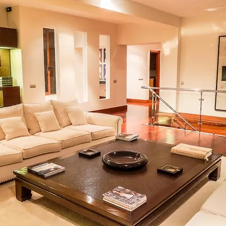 Villa Sleeps 8 With Pool And Wifi *